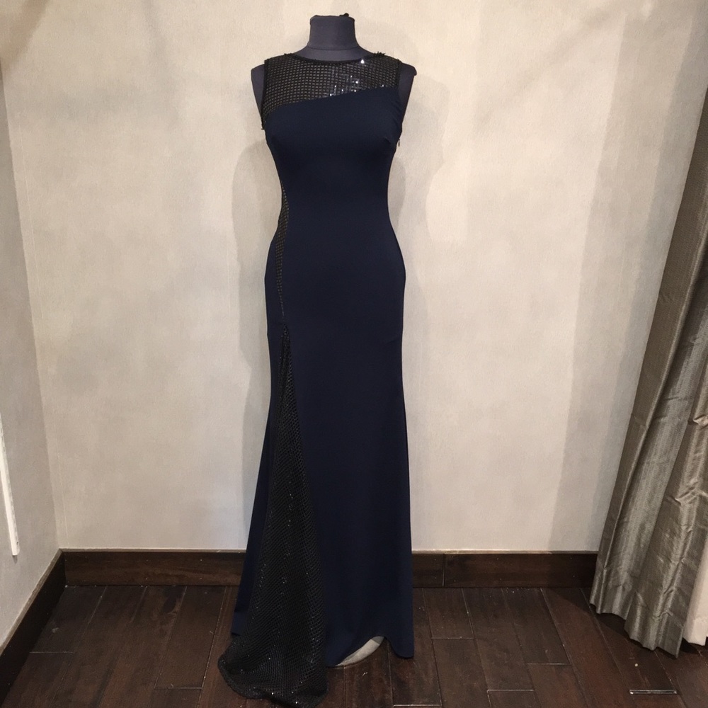 Nicole Bakti Size 6 Gown
